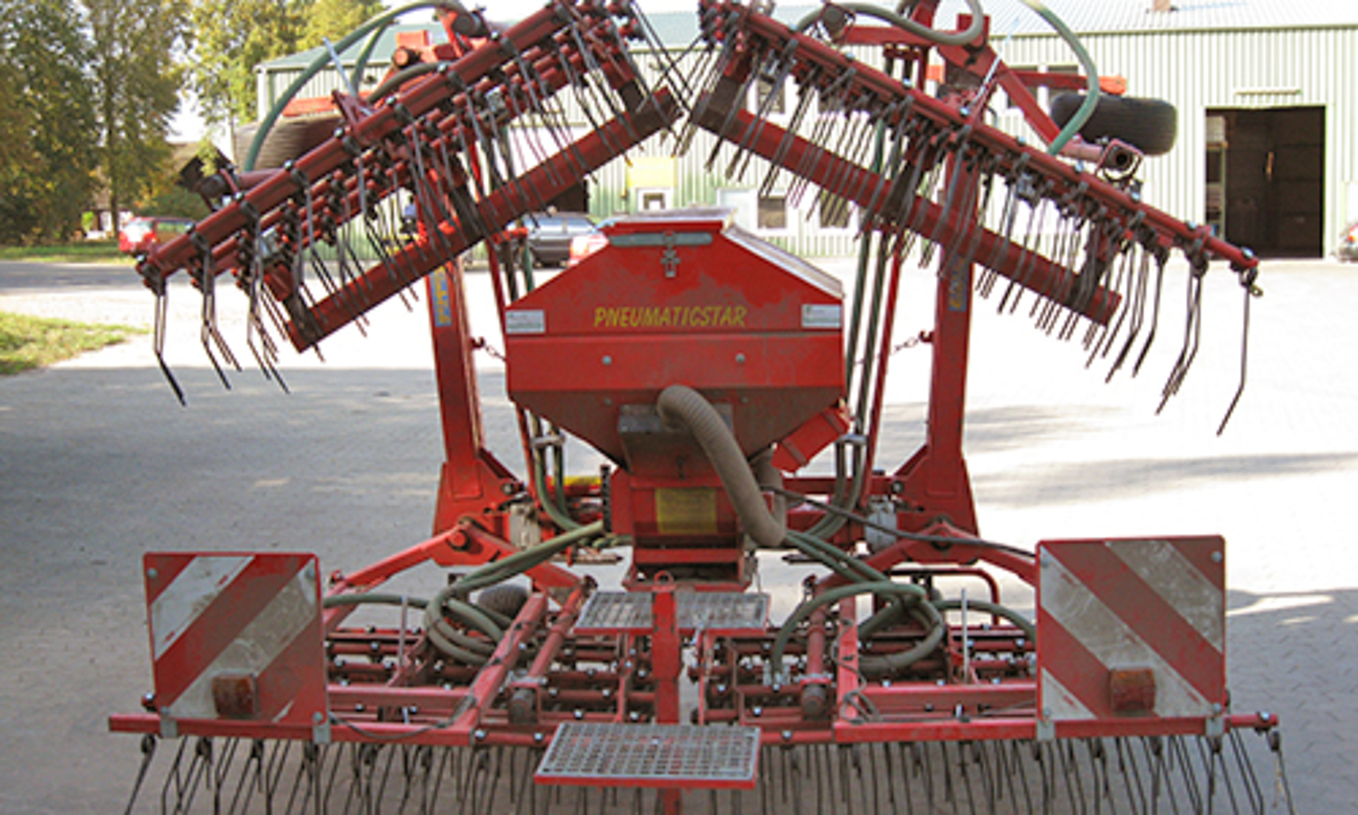 Grünlandstriegel Pneumatikstar